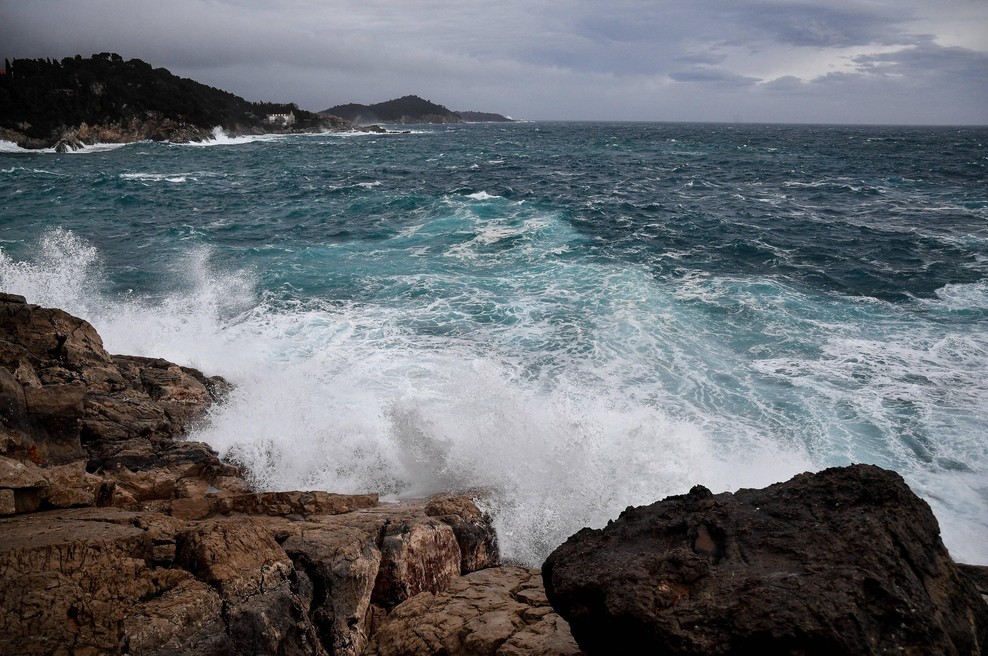 Tragedija v hrvaškem turističnem biseru: v morju našli truplo moškega (foto: Profimedia)