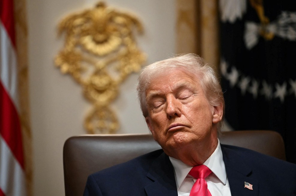 Šokanten ukaz z vrha: iz vseh dokumentov morajo nemudoma izbrisati ime Donalda Trumpa (foto: Profimedia)