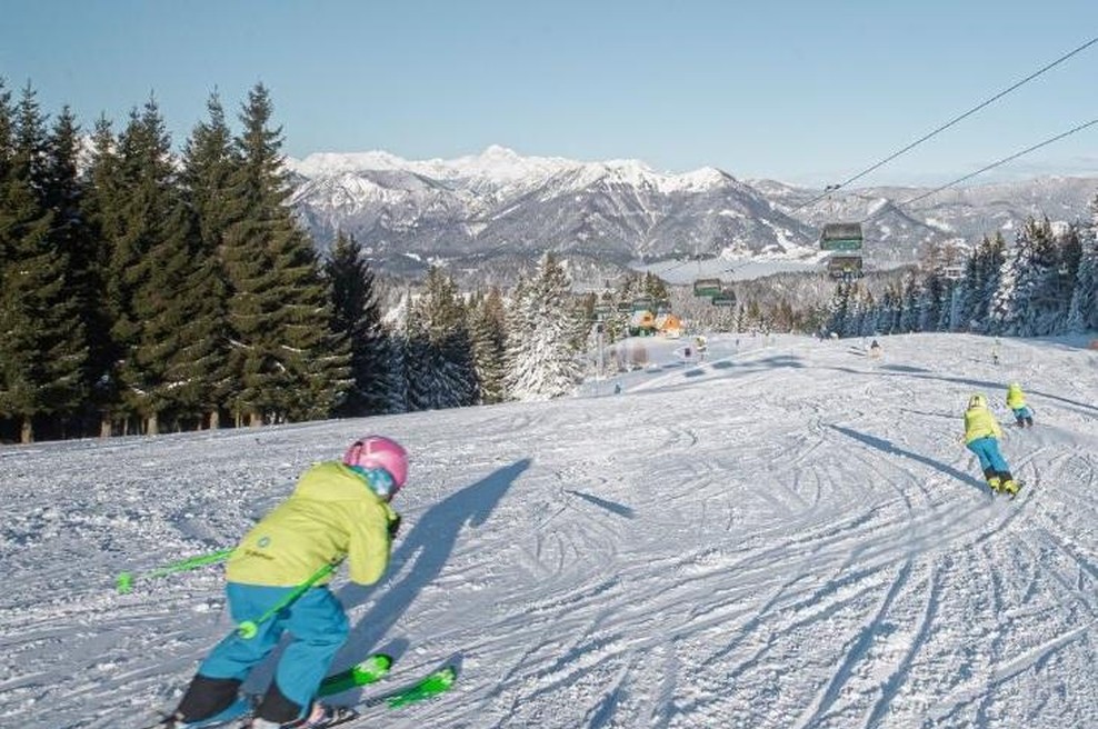 Zima se lahko začne! Odprlo se je najbolj priljubljeno družinsko smučišče v Sloveniji (foto: Facebook/Terme in smučišče Hotel Cerkno)