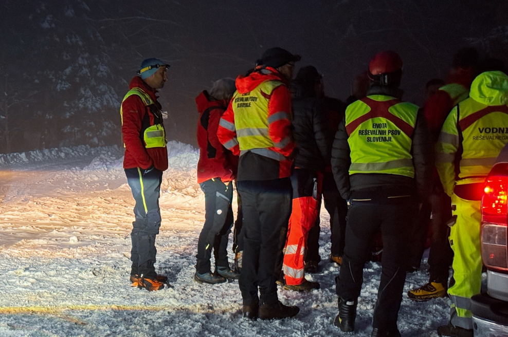 Drama v slovenskih gorah: človek, pogrešan od prejšnjega večera, na terenu pa sneg, veter in tema ... (foto: Facebook/Gorska reševalna služba - društvo Ljubljana)
