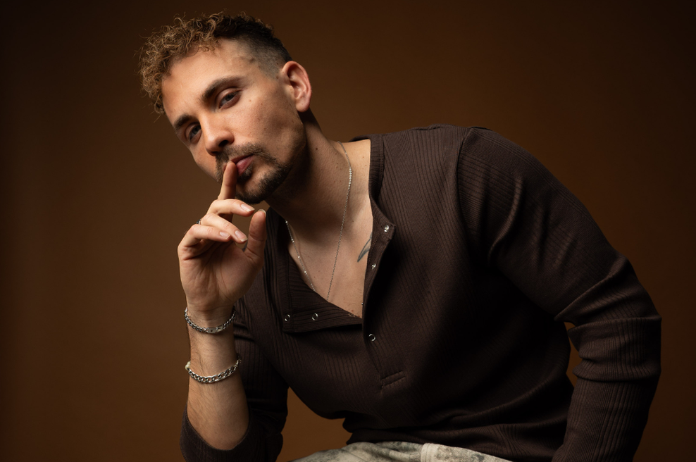 Žan Serčič z novim videospotom (v njem pa znan TV-obraz) (foto: Rok Deželak)