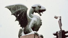 Sneg pobelil prestolnico: takšno idilično Ljubljano smo danes ujeli na sprehodu po mestu (FOTO)