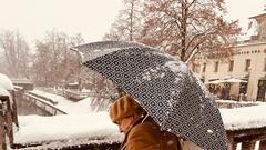 Sneg pobelil prestolnico: takšno idilično Ljubljano smo danes ujeli na sprehodu po mestu (FOTO)