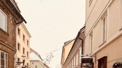 Sneg pobelil prestolnico: takšno idilično Ljubljano smo danes ujeli na sprehodu po mestu (FOTO)