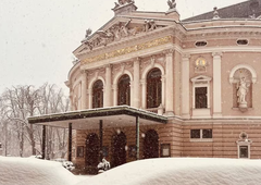 Sneg pobelil prestolnico: takšno idilično Ljubljano smo danes ujeli na sprehodu po mestu (FOTO)