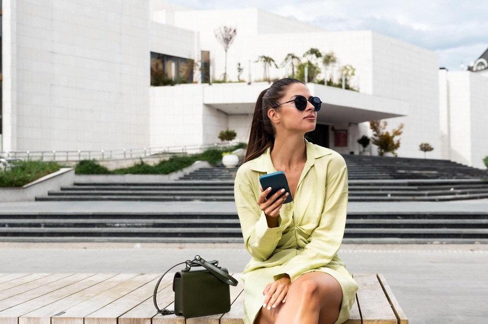 Mobilni internet je danes temelj sodobnega življenjskega sloga - so operaterji že začeli o uporabnikih razmišljati drugače? (foto: Profimedia)