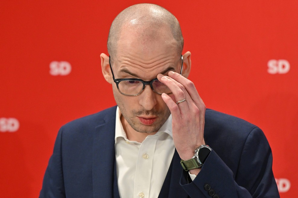 Asta Vrečko vidno razočarana: "Matej Tašner Vatovec je izdal stranko Levica zaradi svojih osebnih in političnih koristi ... " (foto: Žiga Živulović jr./Bobo)