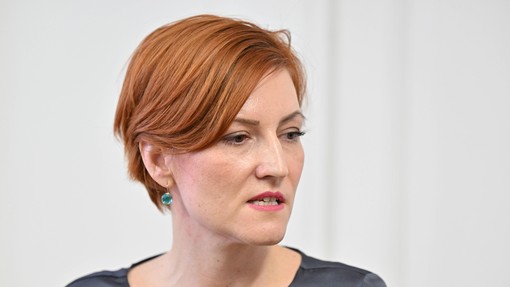 Asta Vrečko gre v tožbo proti slovenskemu mediju: znano je, kaj jo je tako razjezilo