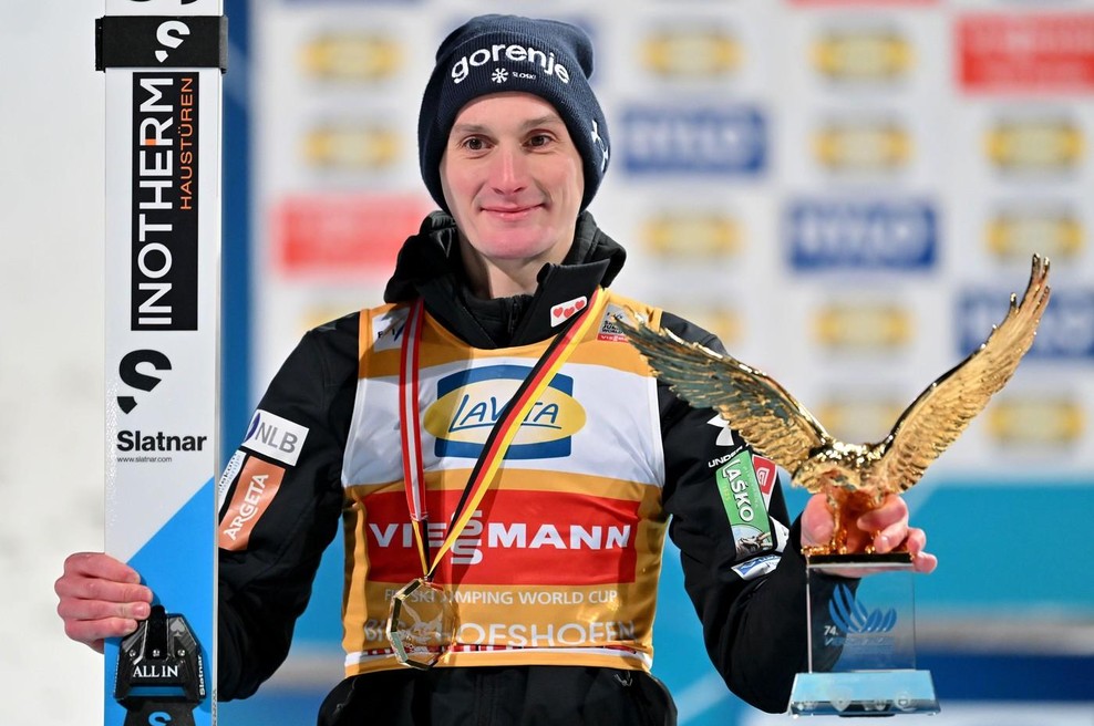 Razkrivamo, koliko je z zmago na novoletni turneji zaslužil Domen Prevc (foto: Profimedia)