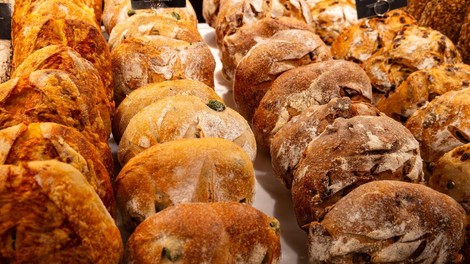 Nepričakovan trik, ki preseneča celo znanstvenike: tako lahko beli kruh postane bolj zdrav