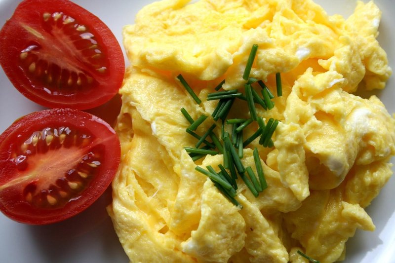 umešana jajca večerja