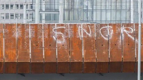 Vandalizem, grafitiranje, nesnaga v Ljubljani: meščani prepričani, da so potrebne strožje sankcije