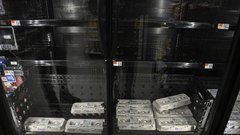 jajca trgovina prazno ponudba trgovine trgovci lidl spar aldi evropa