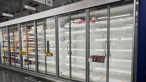 jajca trgovina prazno ponudba trgovine trgovci lidl spar aldi evropa
