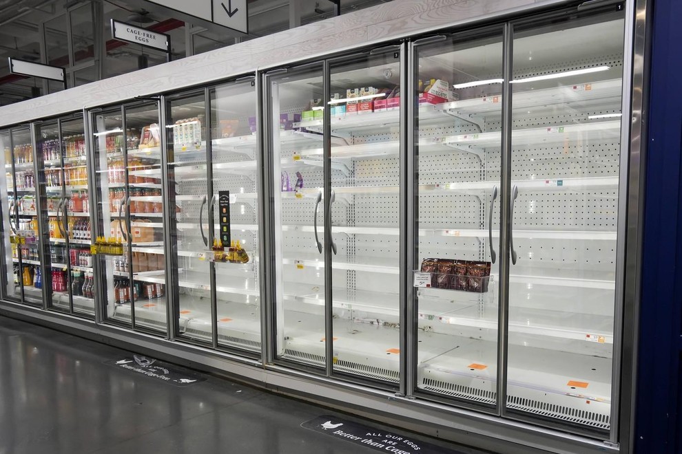 jajca trgovina prazno ponudba trgovine trgovci lidl spar aldi evropa