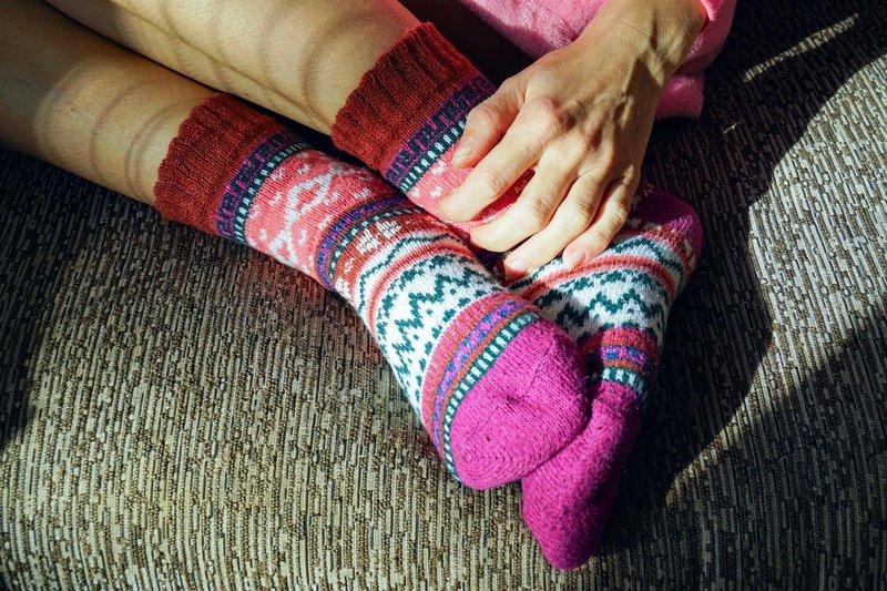 hladne noge gretje nogavice