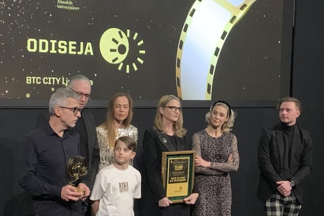 Tretja zlata rola za film Belo se pere na devetdeset