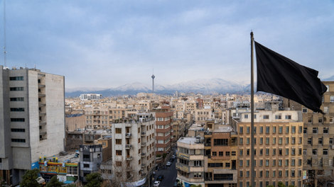 Izdano črno opozorilo: nikar ne potujte v to državo, razmere se zaostrujejo