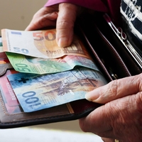 denar bogastvo zasluzek sreca astrologija horoskop februar