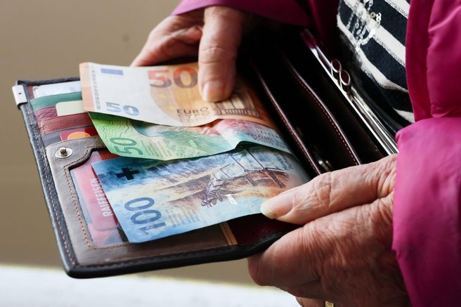 denar bogastvo zasluzek sreca astrologija horoskop februar