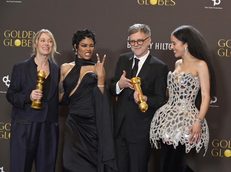 Ena bitka za drugo film nagrajen zlati globus