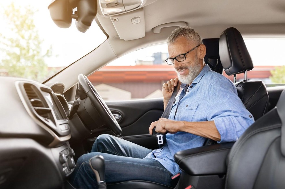 Ne boste verjeli, koliko Slovencev med vožnjo počne to (foto: Profimedia)