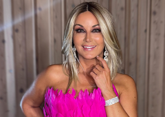 Saša Lendero vroča kot še nikoli: slekla se je do golega, se ulegla v kad in vse objavila (VIDEO)