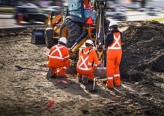 Delavci odmetavali zemljo pod nuklearko in prebledeli: kar so našli, vzelo sapo celo izkušenim strokovnjakom