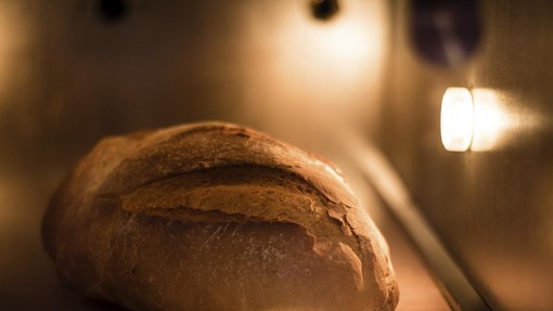 Recept za domač rženi kruh: vaš dom bo napolnil z občutkom topline, popoln pa je tudi za sendviče in juhe