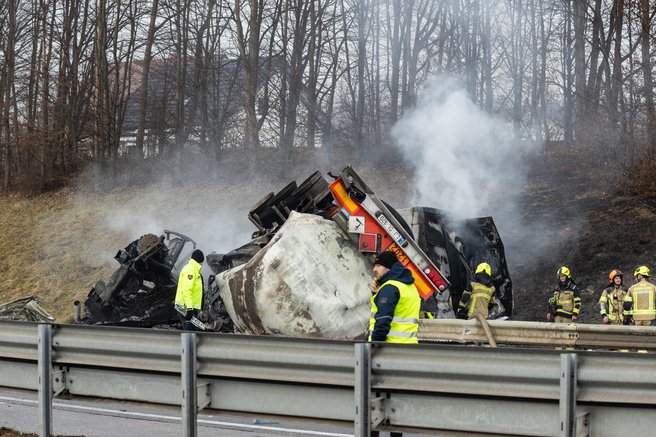 Po tragični nesreči na štajerski avtocesti promet proti Mariboru spet odprt