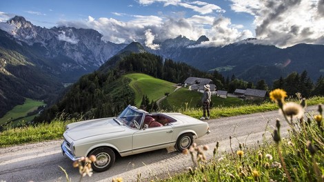 Solcava narava turistka