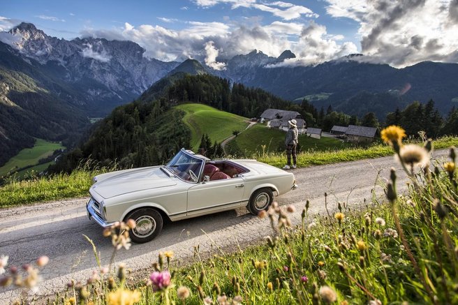 Solcava narava turistka