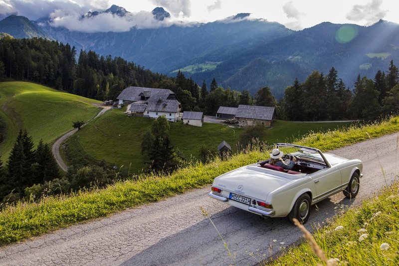 Solcava narava turistka