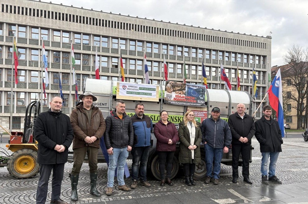 Kmetje zahtevajo zaščito, drugače sledi protest: odziv vlade pričakujejo do konca januarja (foto: STA)