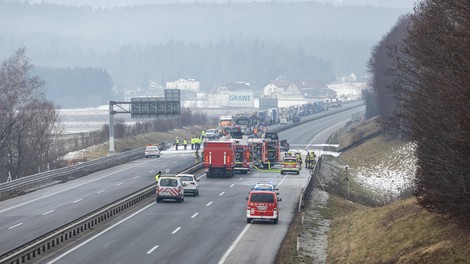 Kdaj bo štajerska avtocesta v celoti odprta? Dan po hudi nesreči še nastajajo zastoji