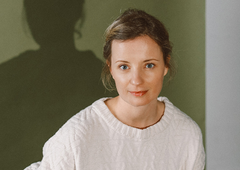 Igralka Ajda Smrekar osebno: "Za svoj glas se moraš vedno boriti, takšen je značaj človeške eksistence"