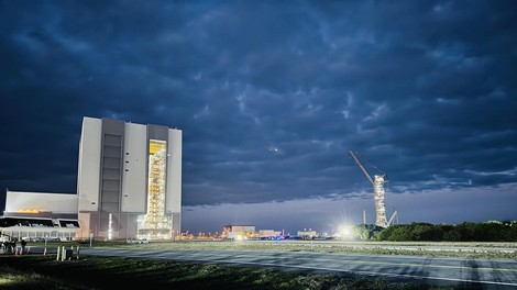 artemis 2 nasa vesolje luna zgodovina clovestvo izstrelitev posadka raketa