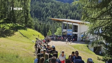 Dolomiti turisti gneca