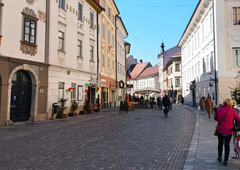 Kupci priljubljene trgovine v središču Ljubljane naleteli na zaprta vrata: razkrivamo, kaj se dogaja