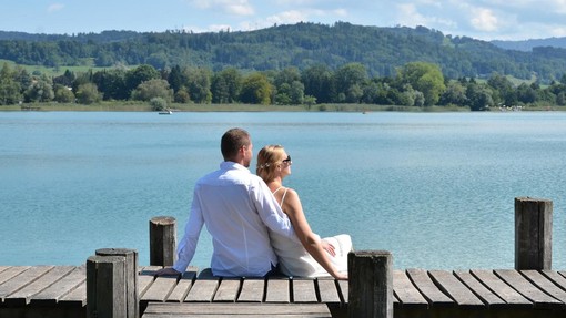 Britanca sta tako zaljubljena v Slovenijo, da se bosta poleti pri nas poročila. Zanima pa ju ...