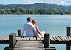 Britanca sta tako zaljubljena v Slovenijo, da se bosta poleti pri nas poročila. Zanima pa ju ...