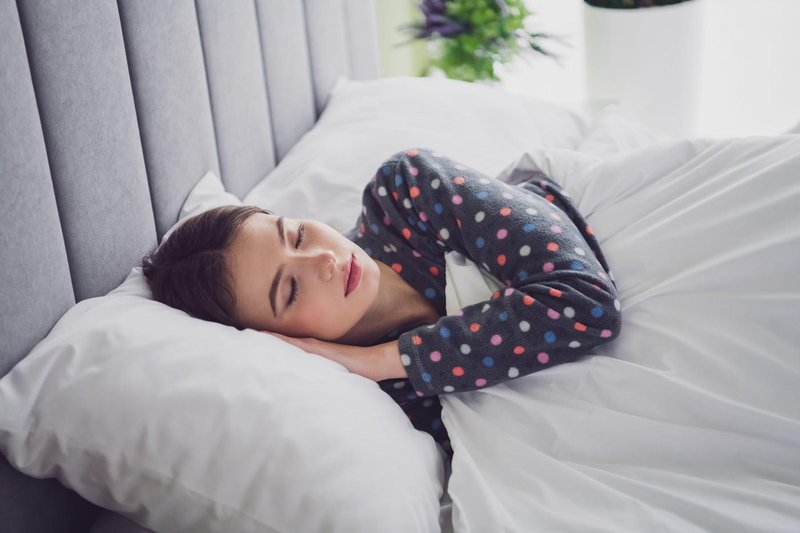 spanje ženska spalnica