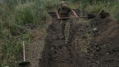 ukrajina odesa obrambni jarki kopanje amfore odkritje arheologija zgodovina vojna