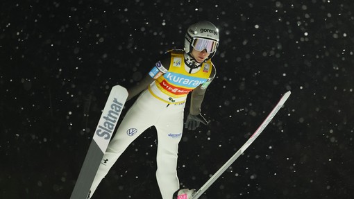 Nika Prevc na Japonskem z vrhunskim rezultatom povečala prednost vodilne