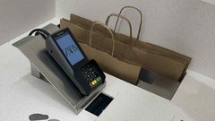 Kupec mora sam odstraniti tudi varovala na oblačilih.