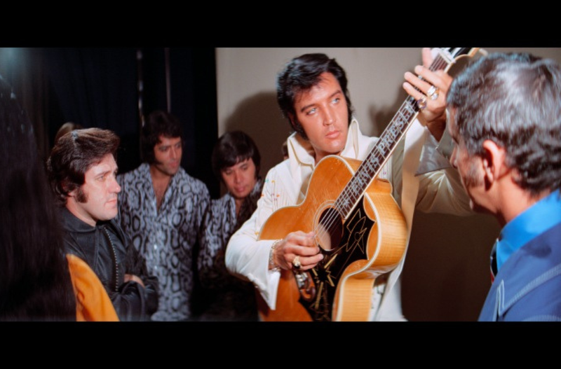 Elvis Presley glasbeni dokumentarni film  EPiC: Elvis Presley na koncertu