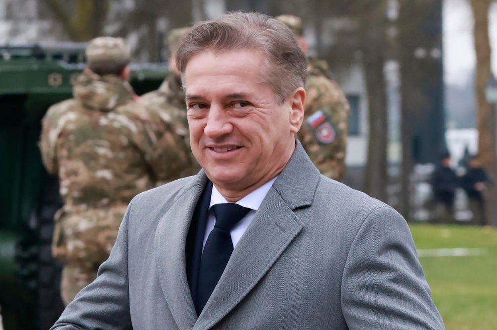 Robert Golob zadovoljen z zasegi socialne pomoči večkratnim prekrškarjem, ki ne plačujejo kazni (foto: Borut Živulović/Bobo)