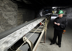 Brskali po rudnikih soli in obnemeli: našli osupljive in še nikdar videne posnetke Elvisa Presleyja