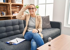 Prihaja zlata doba za 2 znamenji: po dolgih 7 letih muk vesolje zdaj spreminja tok usode