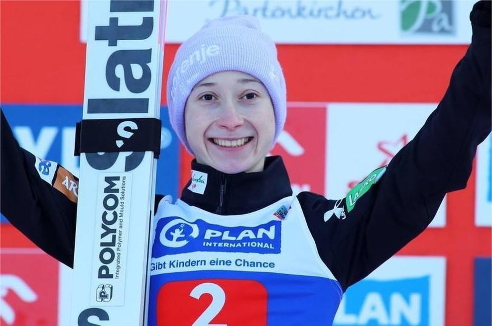 Nova izjemna predstava Nike Prevc! V Saporu pokorila vso konkurenco (foto: Profimedia)